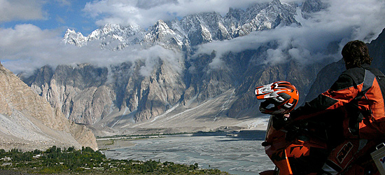 Am Karakorum Highway